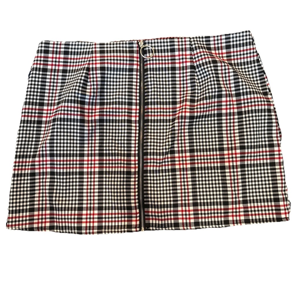 Forever 21 Plus Size Plaid Pull-Ring Mini Skirt White BLACK RED Size 3x Womens - Picture 1 of 4